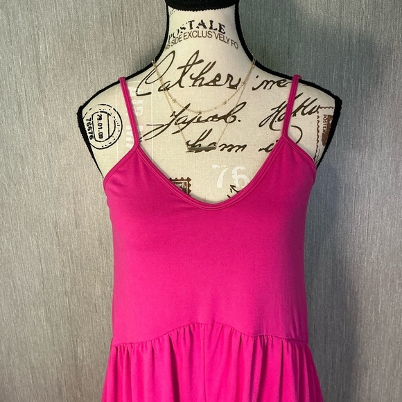 Eldridge Vibrant Pink Sleeveless Romper Size Small - Picture 2 of 11